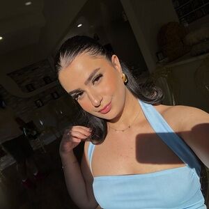 Meet your Posher, Val